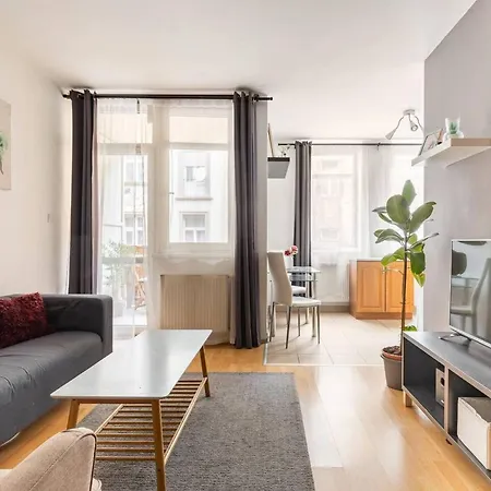 Apartment Cozy 44sqm Near Major Transport Aldi
